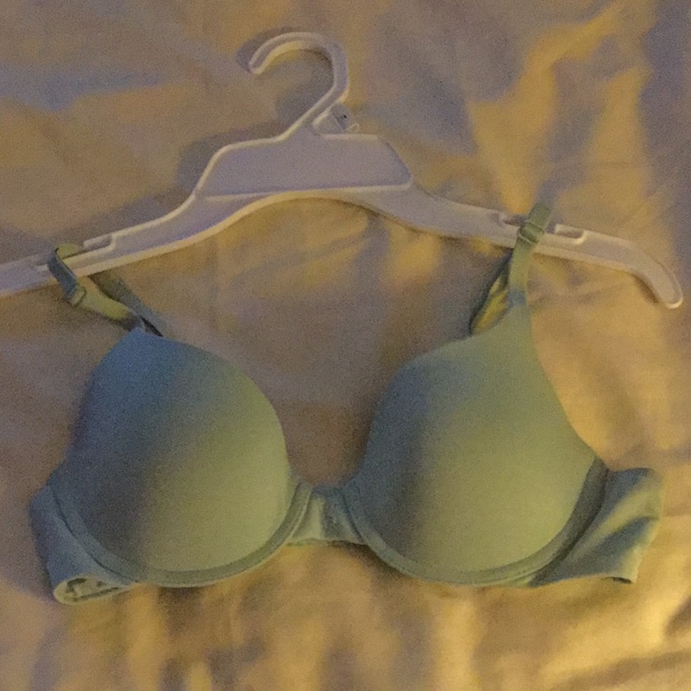 Demi Bra